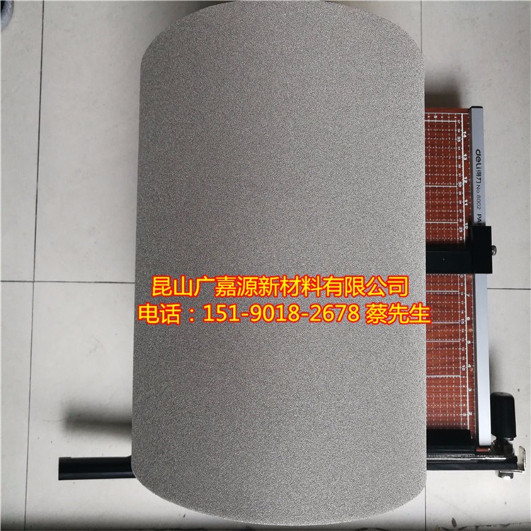 泡沫鎳是“多孔金屬”家庭中的后起之秀。能切斷,彎曲,和簡單地黏貼，有很強(qiáng)的導(dǎo)熱性。