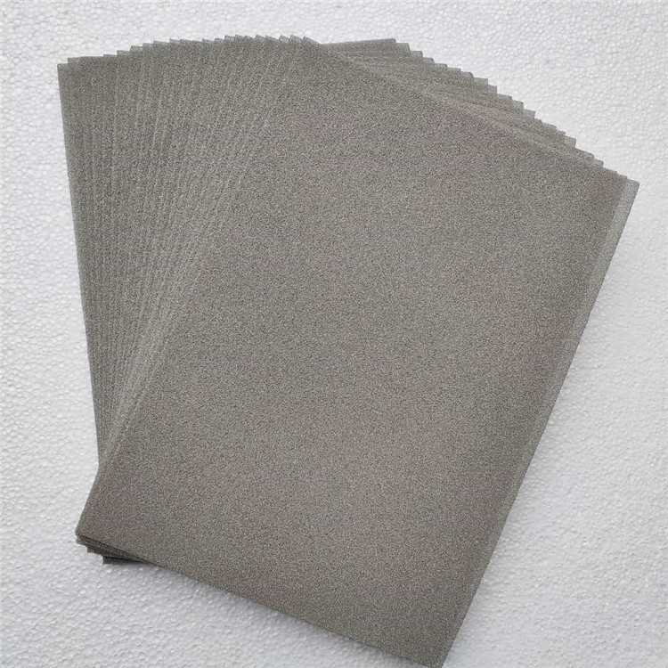 泡沫鎳是一種性能優(yōu)良的吸聲材料，優(yōu)秀的電極材料、催化材料。