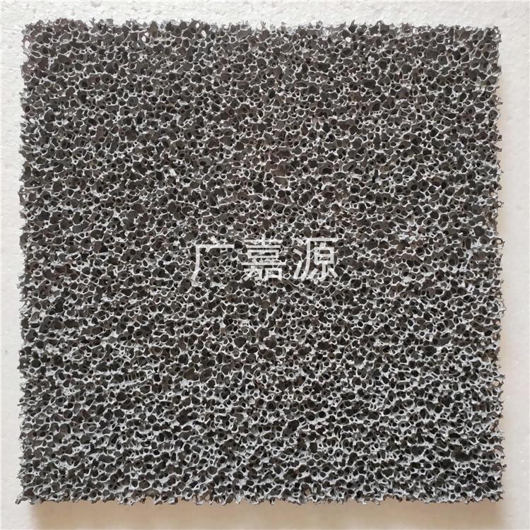 廣嘉源新材料生產(chǎn)的通孔型泡沫鋁，使得泡沫鋁結(jié)構(gòu)更加符合吸音結(jié)構(gòu)。